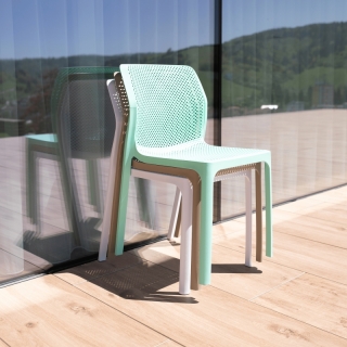 Stohovateľná stolička, biela/plast, LARKA obr-3