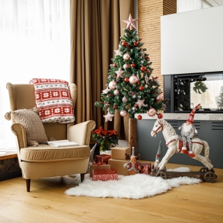 Vianočný stromček so šiškami na pníku, posnežený, 180 cm, PNIK TYP 2 obr-3
