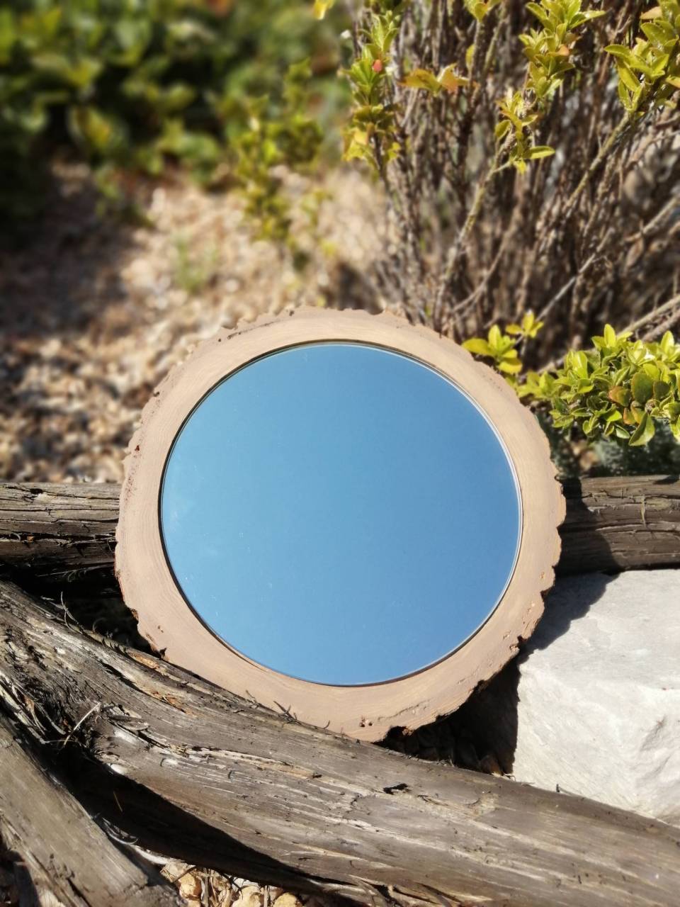 Drevené zrkadlo
