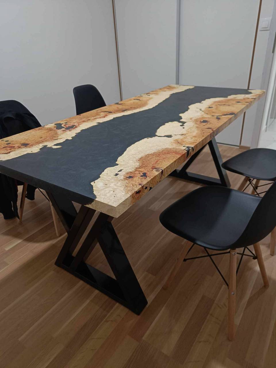 Luxusný epoxidový stôl  „BLACK GALAXY“