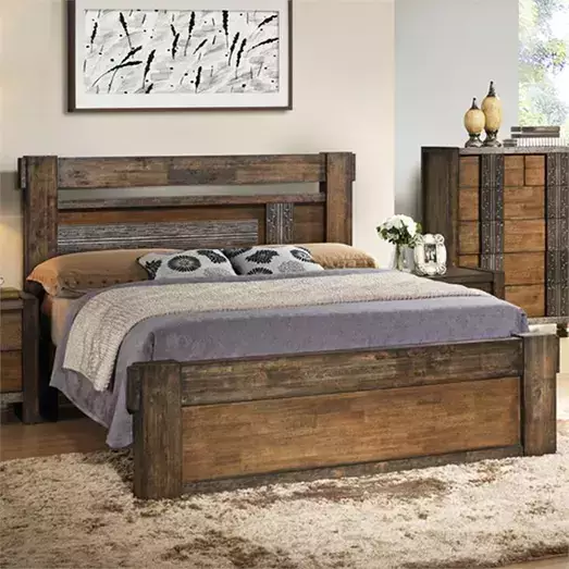Masívne drevené postele 22-02-02 - Stará či moderná? Nevedno, no rozhodne efektná posteľ. #postel
