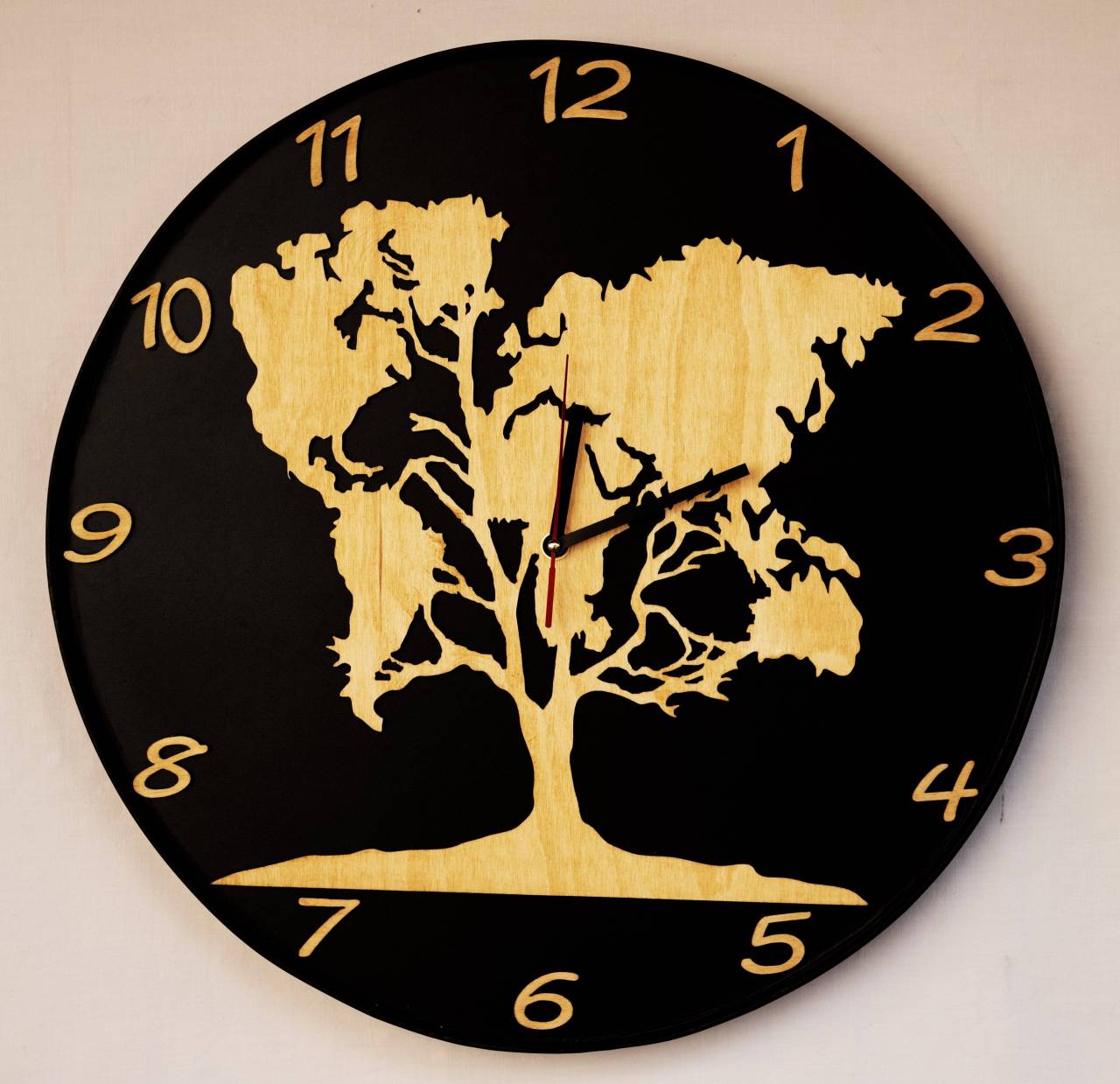 Hodiny strom svetadiely