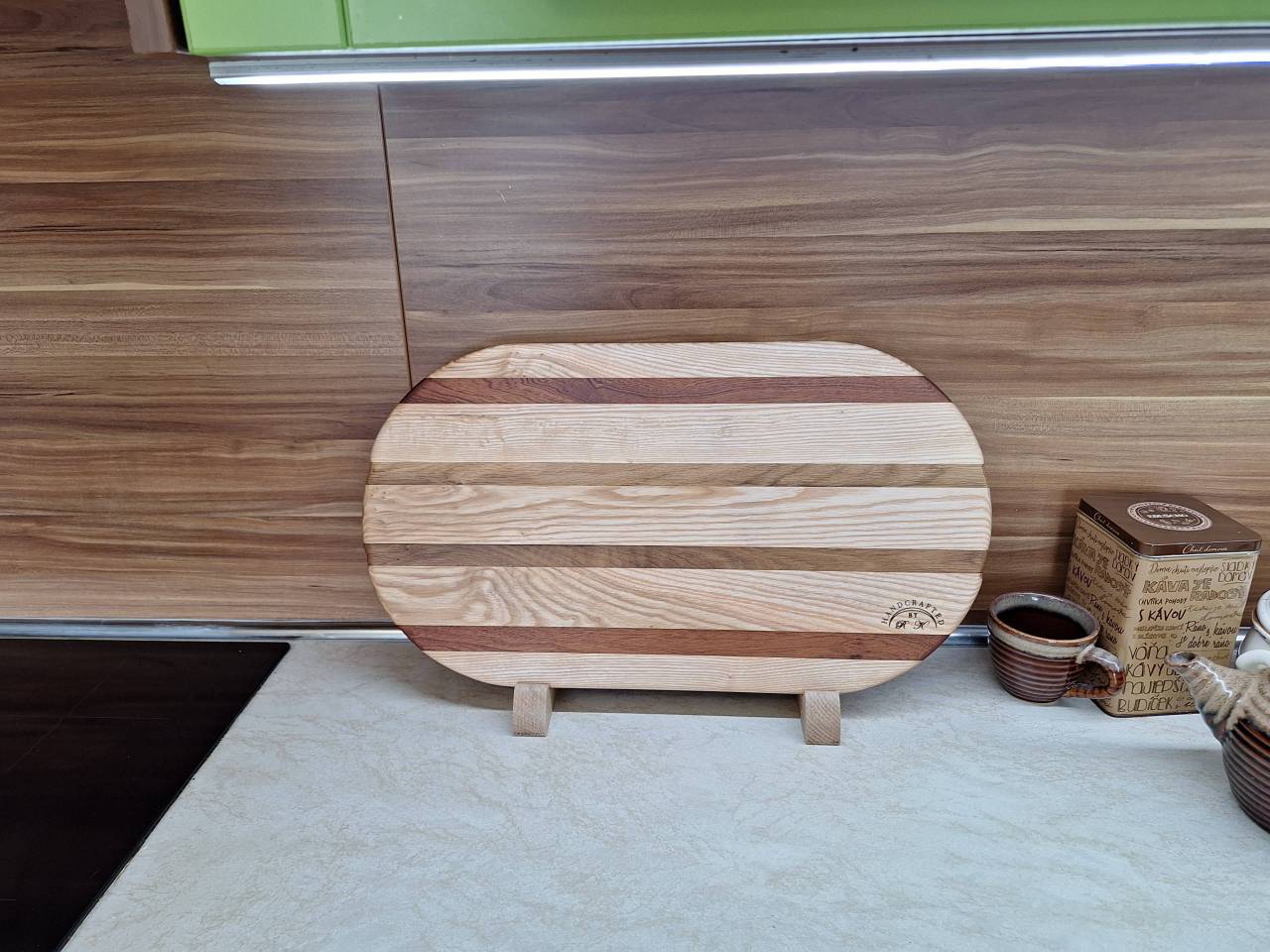 Krajacia a servirovacia doska