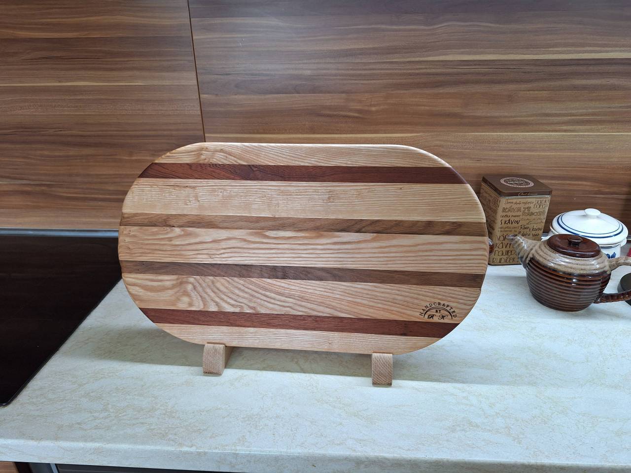 Krajacia a servirovacia doska