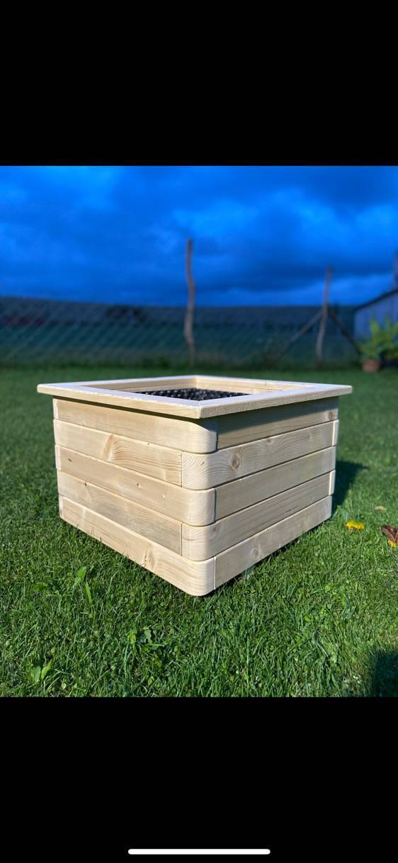 Drevené kvetináče 