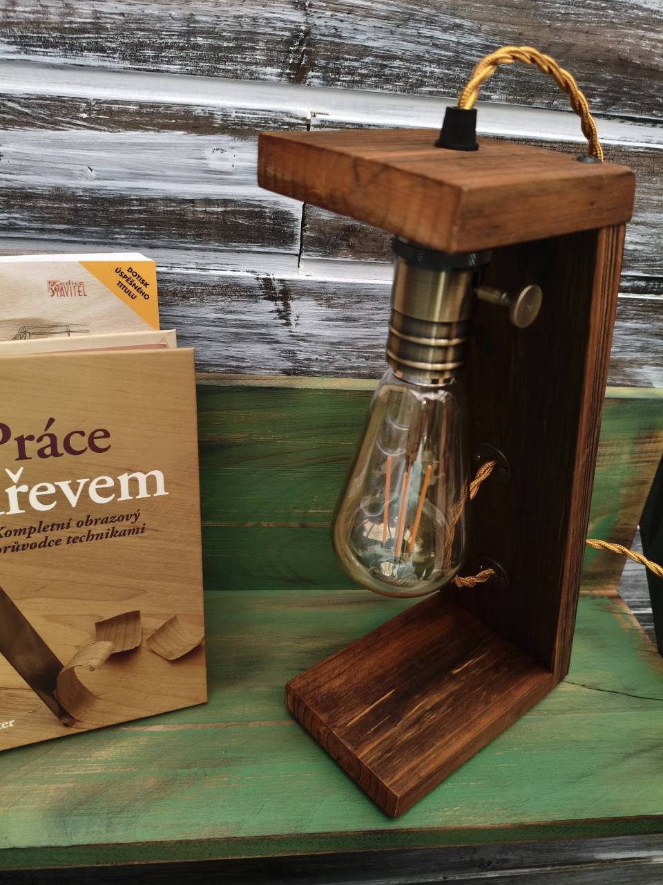 Nočné dekoratívne lampy