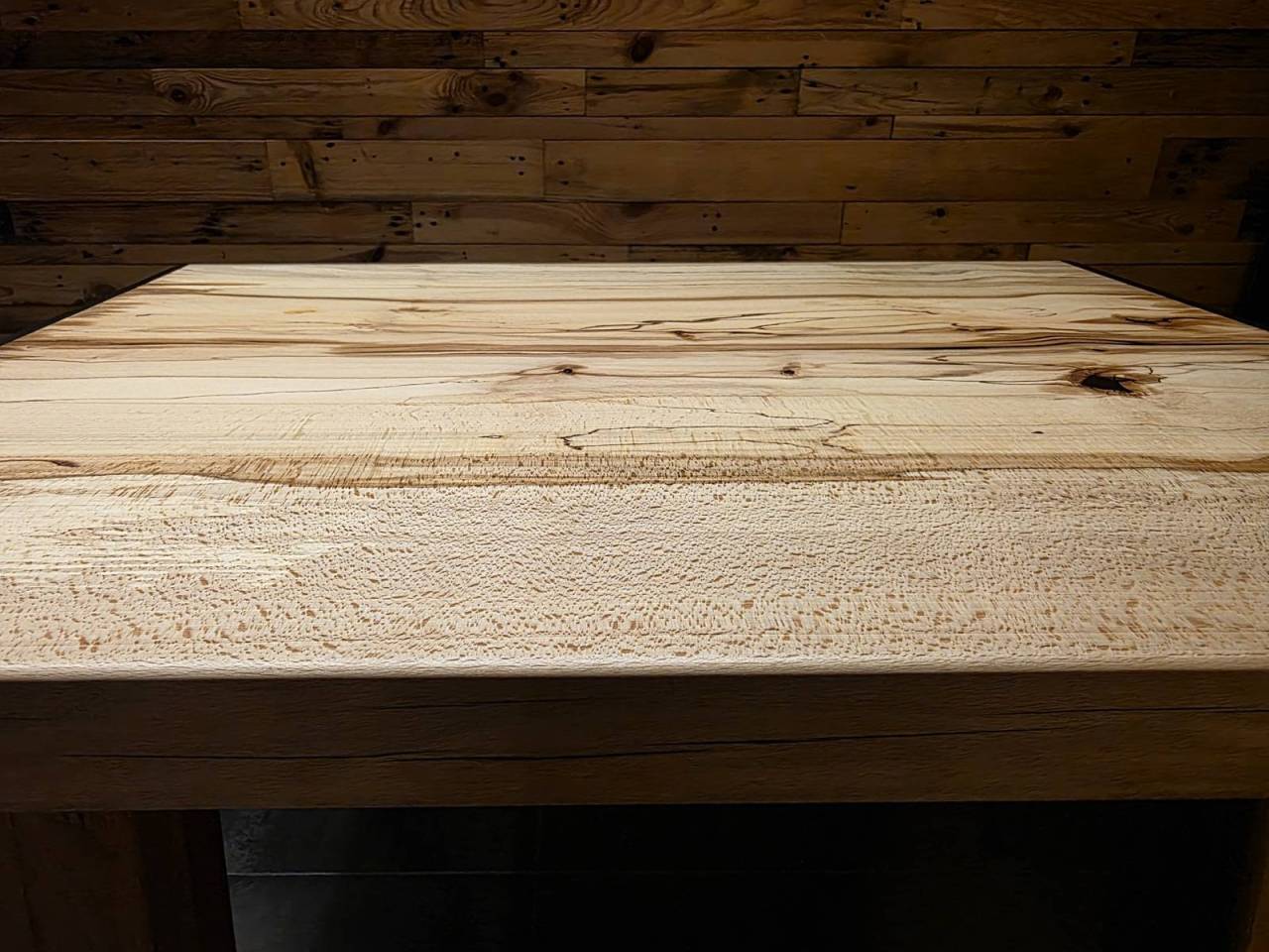 Konferenčný stolík.