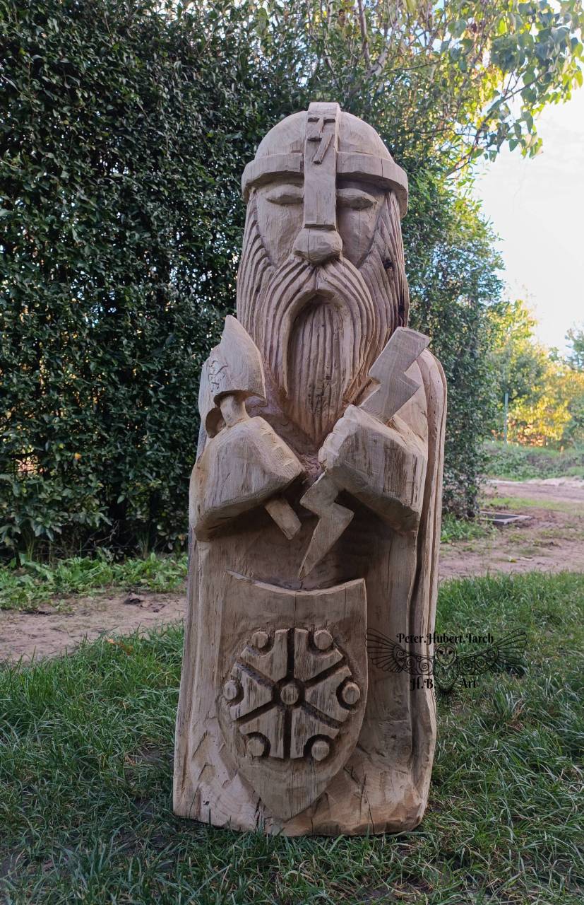 Perún - veľká socha