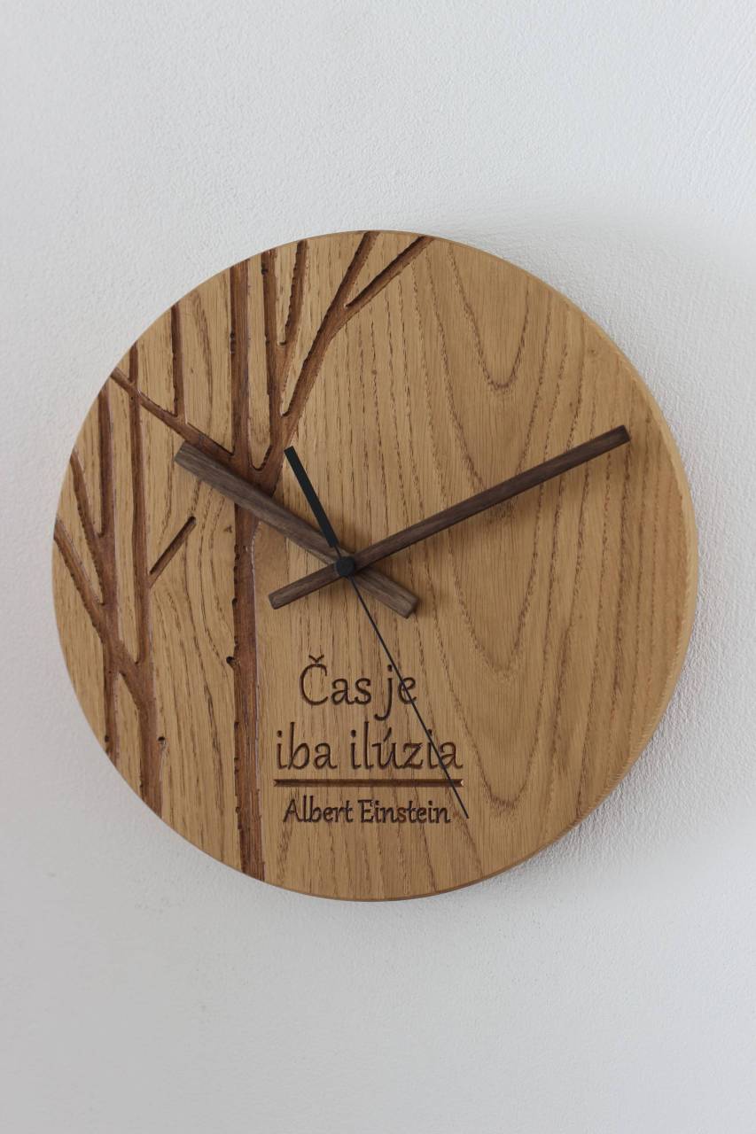 Gravírované hodiny