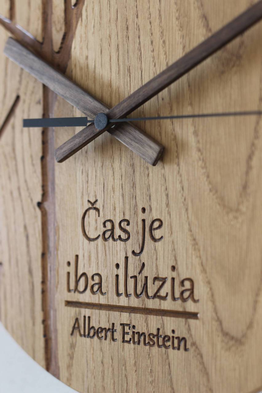 Gravírované hodiny