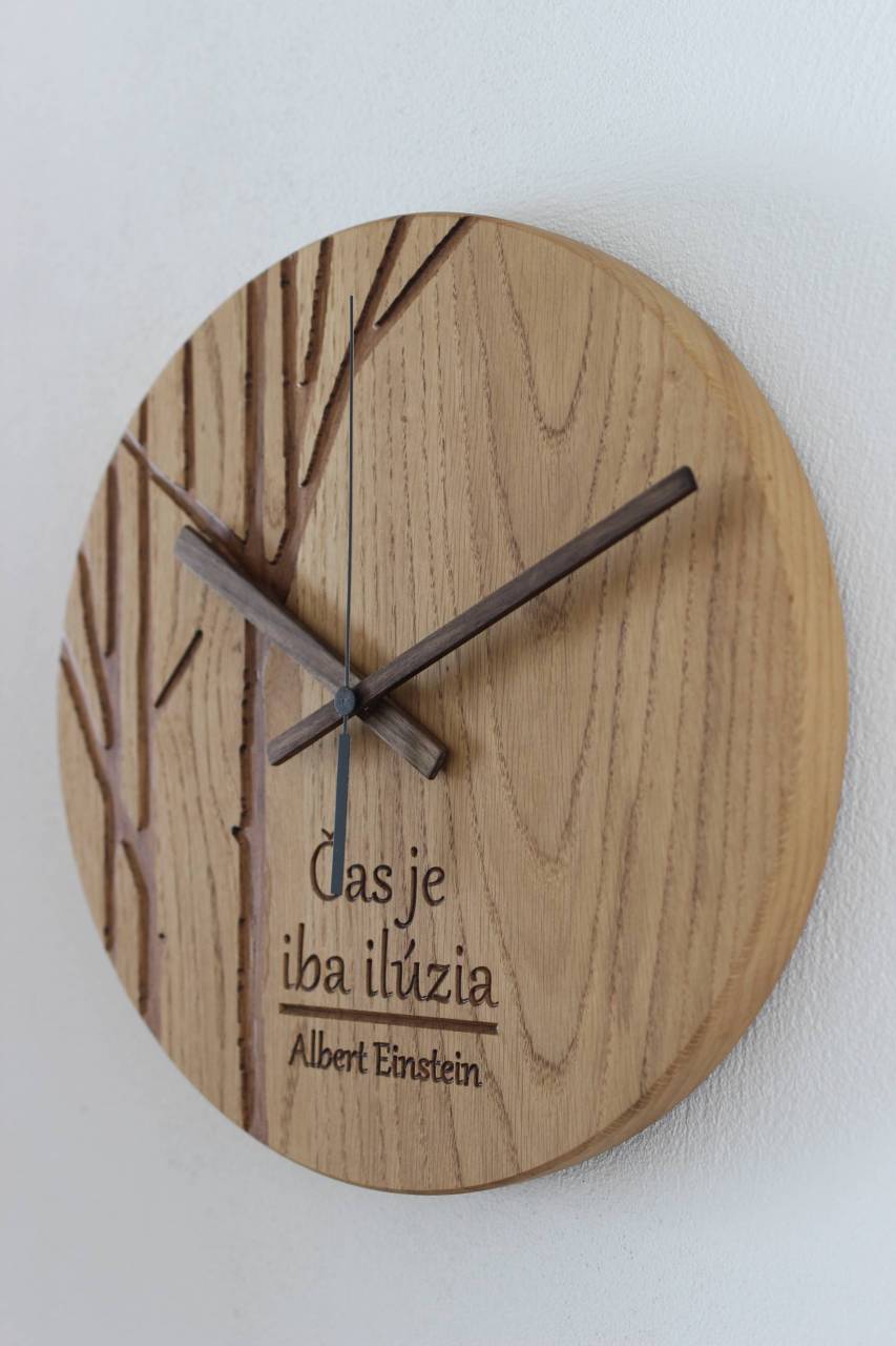 Gravírované hodiny