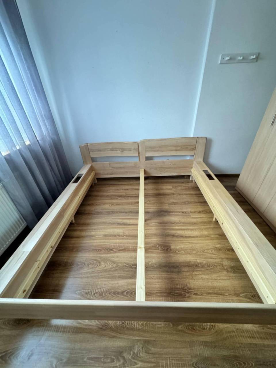Manželská posteľ z masívu