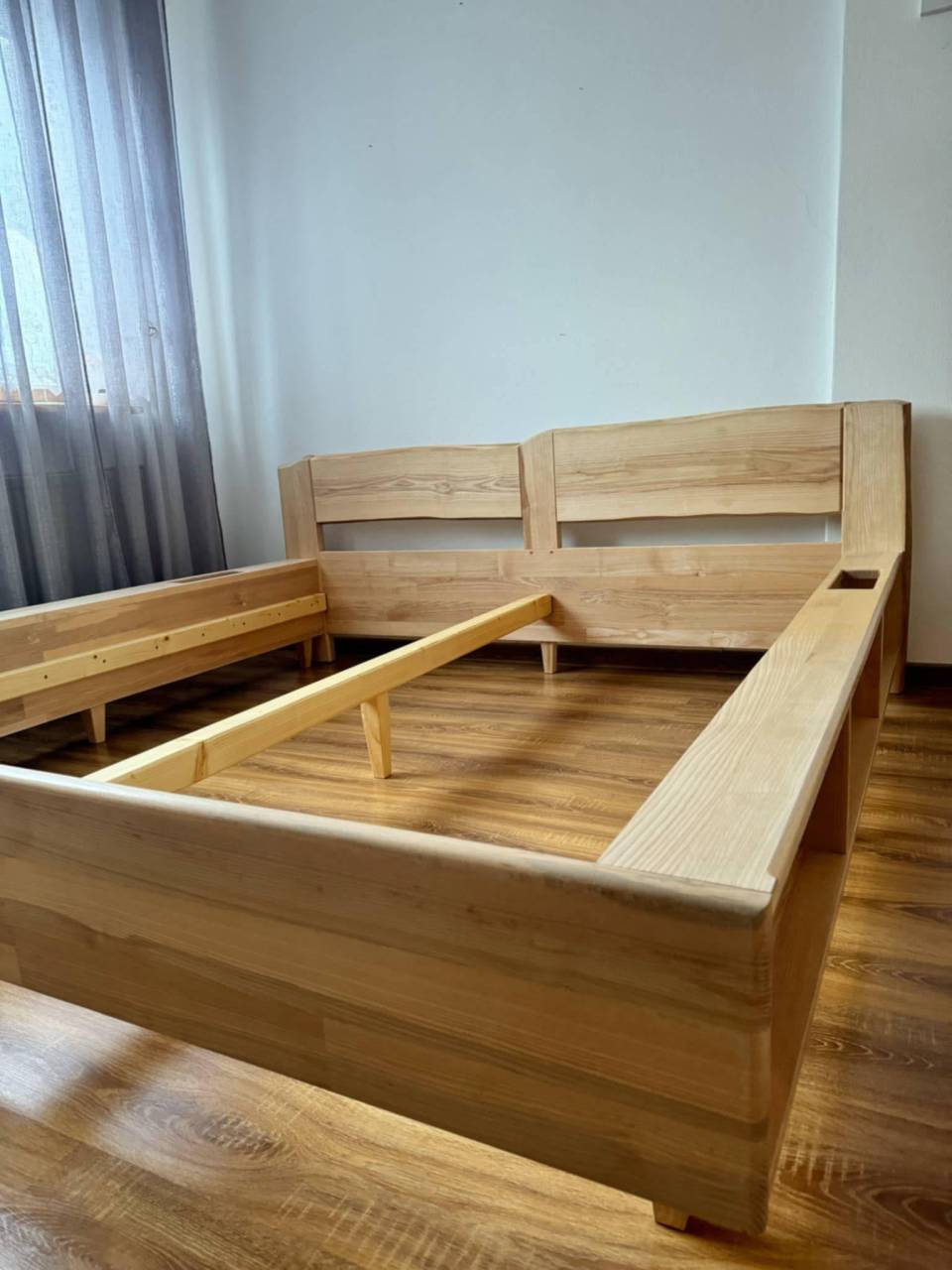 Manželská posteľ z masívu