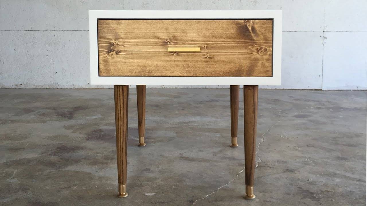 Nočný stolík - kombinácia hnedá biela